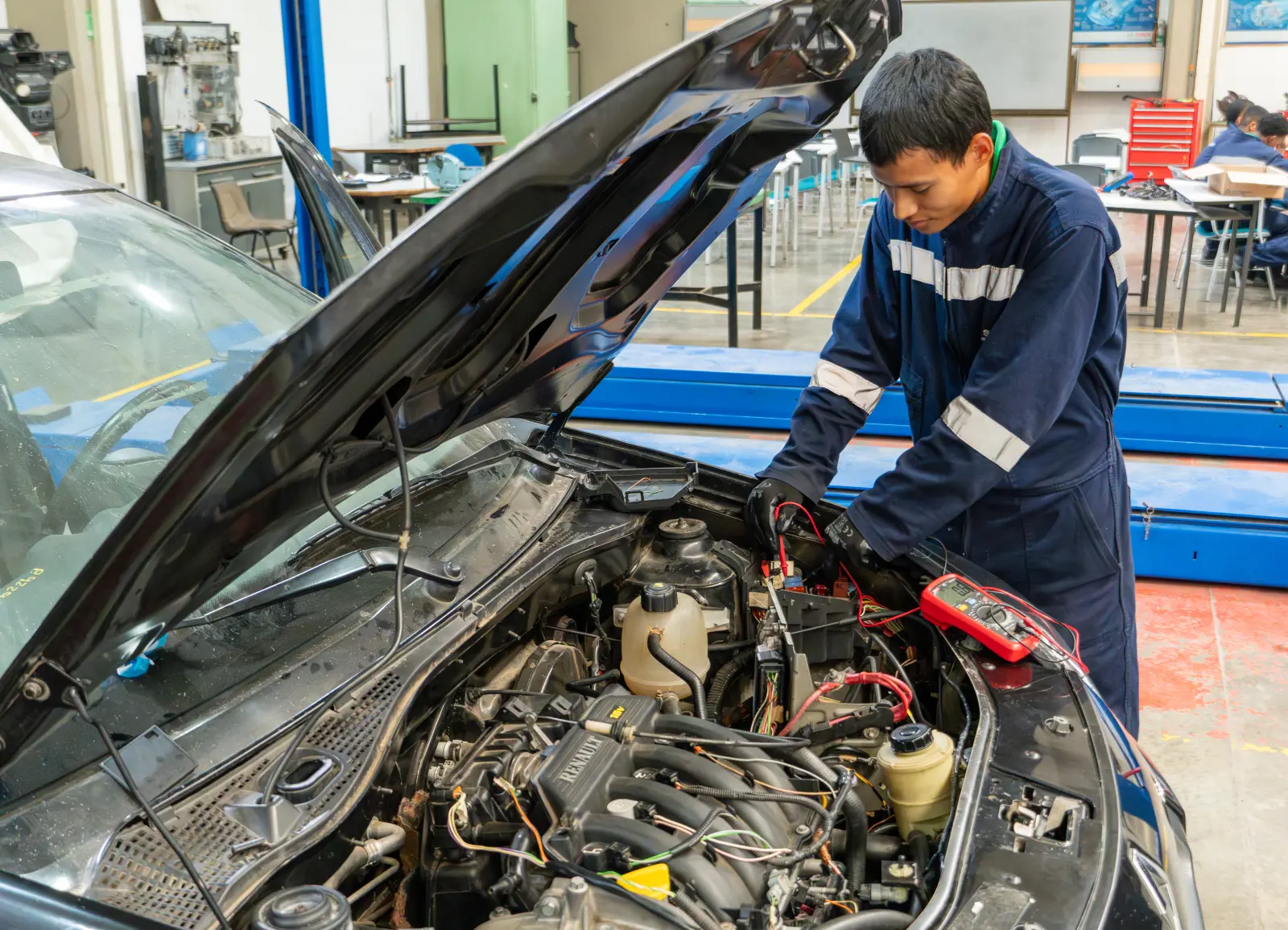 Mantenimiento Eléctrico y Control Electrónico de Automotores - foto 2
